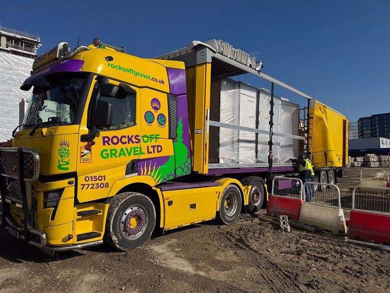 Rocks Off Gravel Lifts The Roof With Krone
