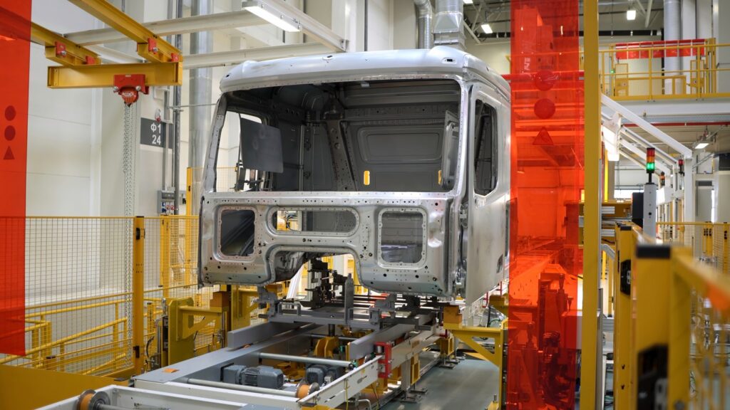 SMMT: Truck registrations fall again